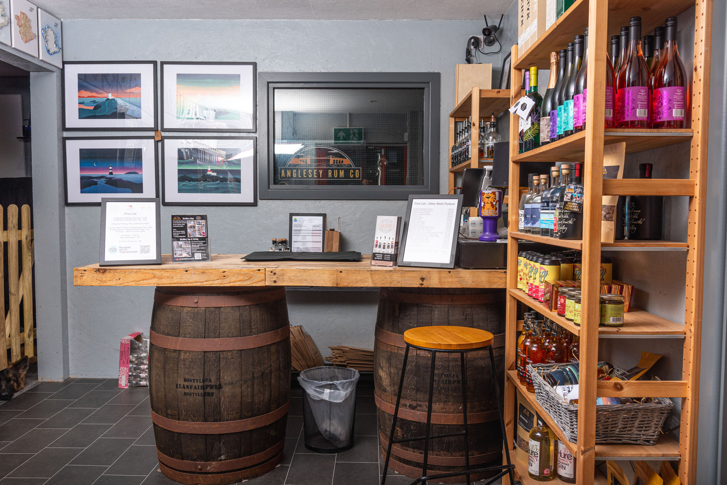 Taith Distyllfa a Blasu