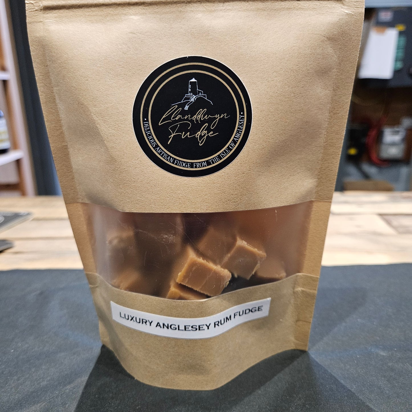 Cyffug Rum Tywyll Moethus