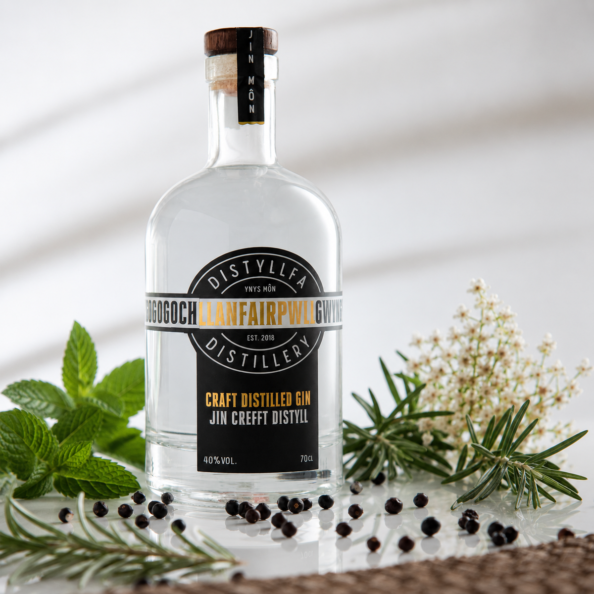 Distyllfa Llanfairpwll - Gin Sych Ynys Môn
